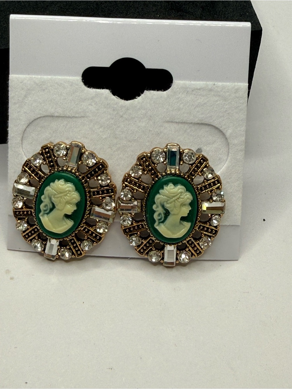 Vintage Style Gold-Tone Green Cameo Crystal Stud Earrings